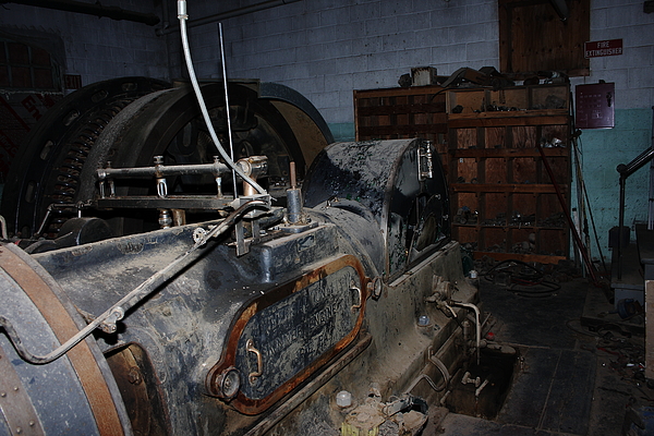Skinner Unaflow Steam Engine at Nichols and Stone Factory in Gardner, MA